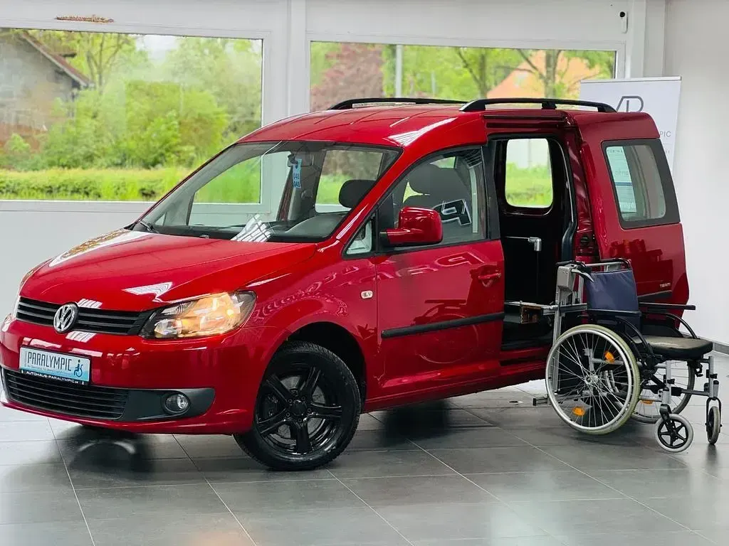Gebraucht VW Caddy Team 140 PS (102 kW) 2015 Rot Van / Kleinbus