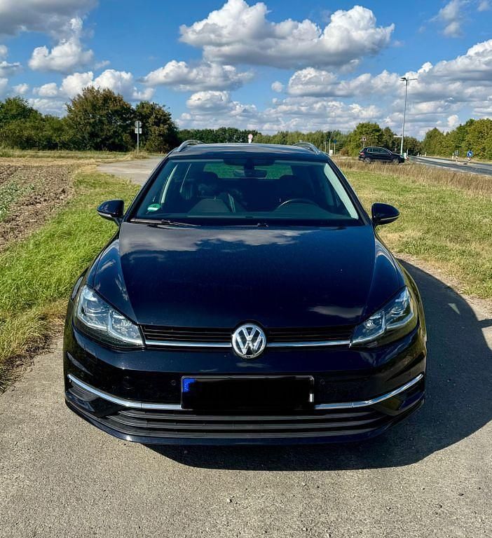Schwarz Gebraucht 2018 VW Golf VII Sound Kombi | 13.600 € (Guter Preis) - Bild 1/4