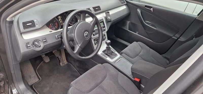 Gebraucht VW Passat 2010 Braun Limousine