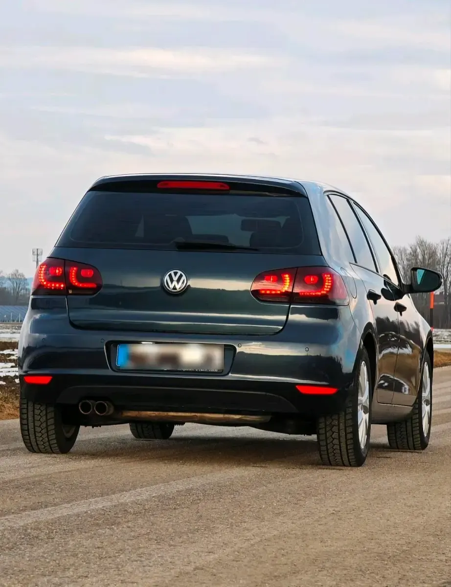 Usata VW Golf VI 140 CV (102 kW) 2010 Blu Utilitaria