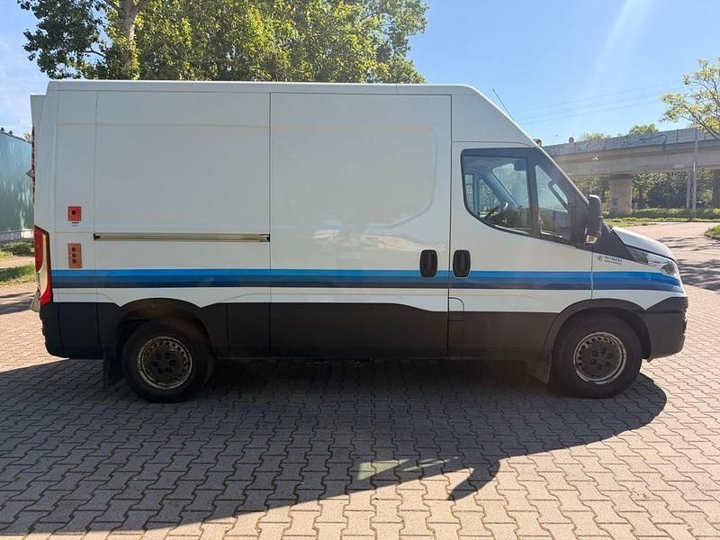 Occasion Iveco Daily 179 ch (131 kW) 2016 Blanc Berline