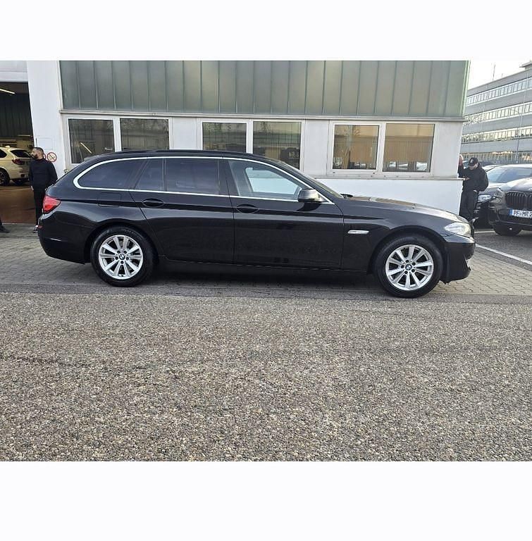 Schwarz Gebraucht 2011 BMW 520 Kombi | 6.950 € (Fairer Preis) - Bild 1/4