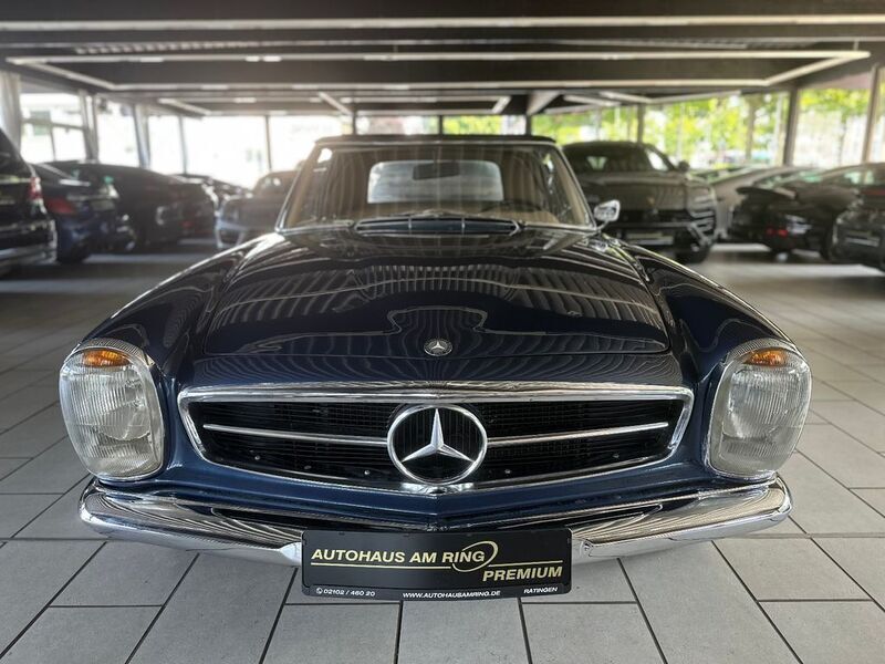 Gebraucht Mercedes 230 150 PS (110 kW) 1966 Blau Cabrio