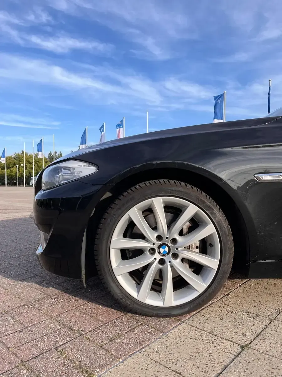 Gebraucht BMW 528 245 PS (180 kW) 2013 Schwarz Limousine