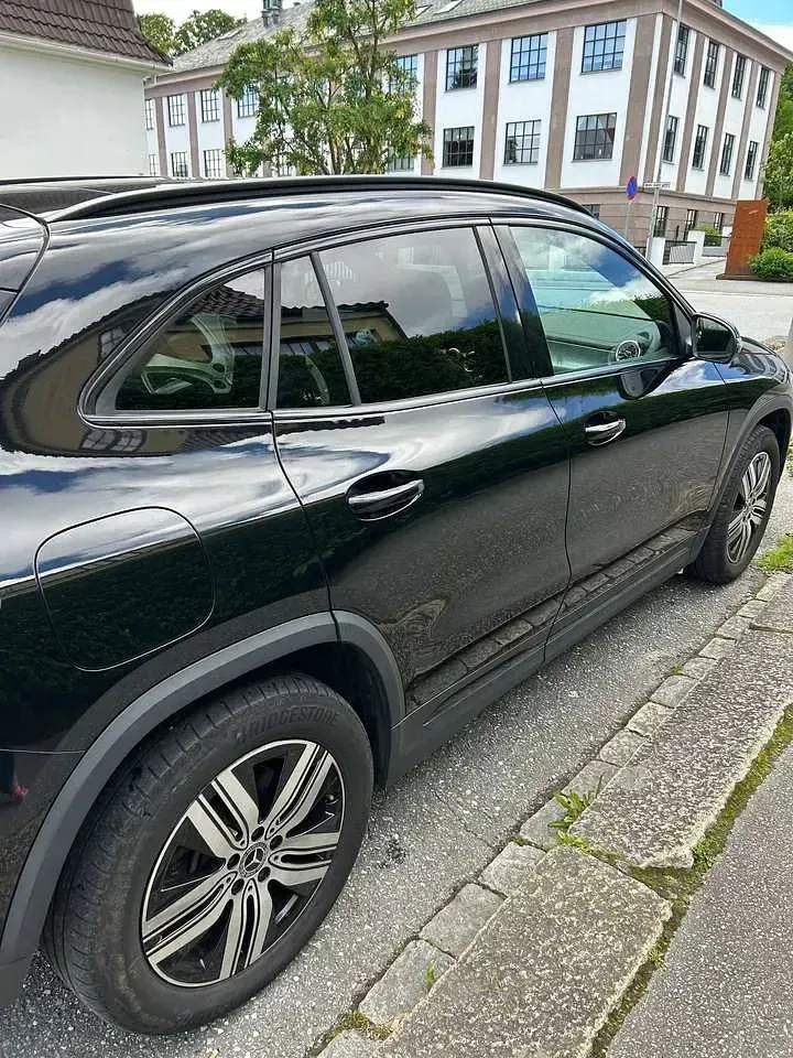 Gebraucht Mercedes EQA250 Electric Art 139 kW (190 PS) 2021 Schwarz SUV