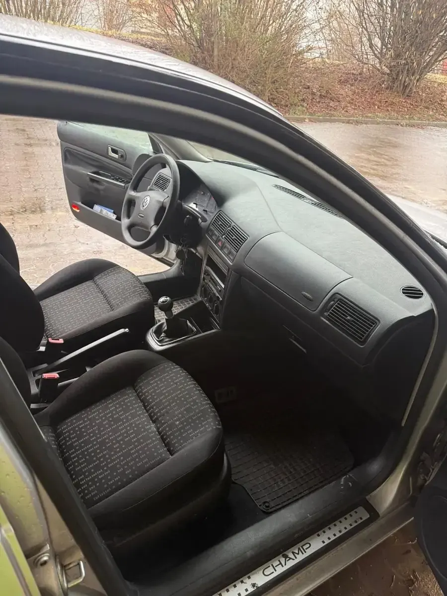 Gebraucht VW Golf 101 PS (74 kW) 2002 Silber Coupé