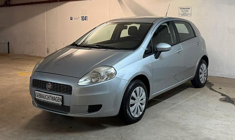Grau Gebraucht 2009 Fiat Grande Punto Dynamic Kleinwagen | 1.450 € (Teuer) - Bild 1/4