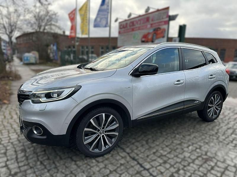 Grau Gebraucht 2016 Renault Kadjar Bose Edition SUV | 15.950 € (Etwas zu teuer) - Bild 1/4
