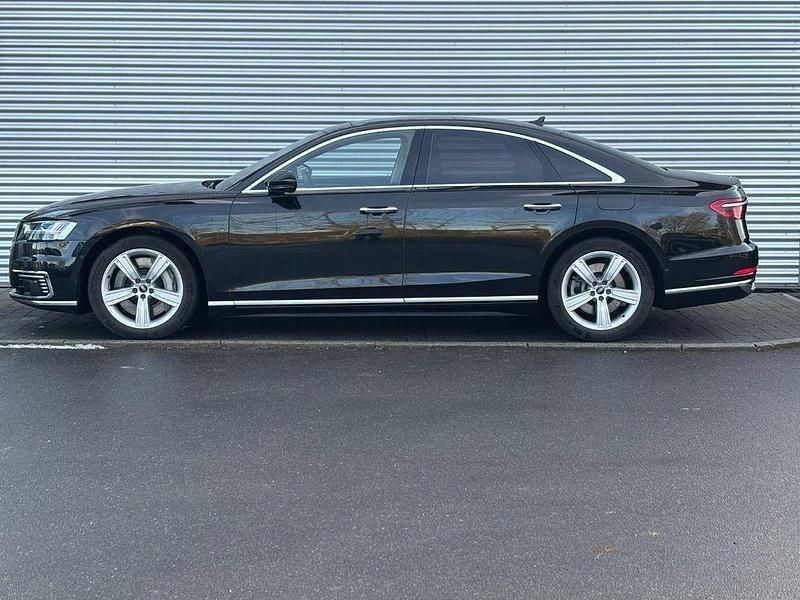 Gebraucht Audi A8 Ambiente 449 PS (330 kW) 2021 Mythosschwarz metallic Limousine