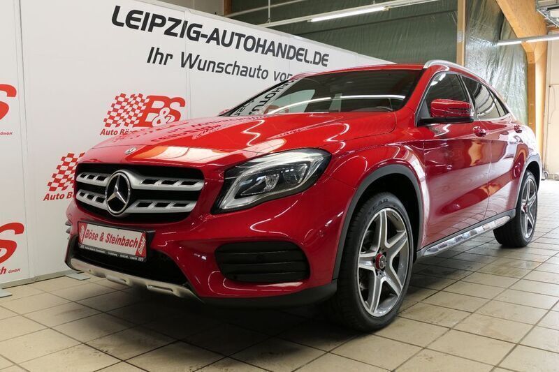 Rot Gebraucht 2017 Mercedes GLA200 AMG line SUV | 24.274 € (Teuer) - Bild 1/4