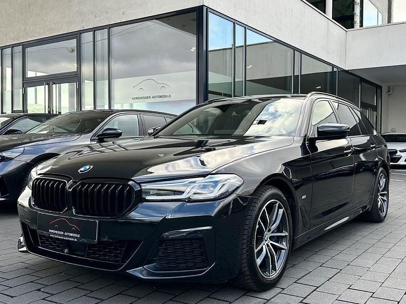 Gebraucht BMW 530 M Sport 252 PS (185 kW) 2021 Schwarz Kombi