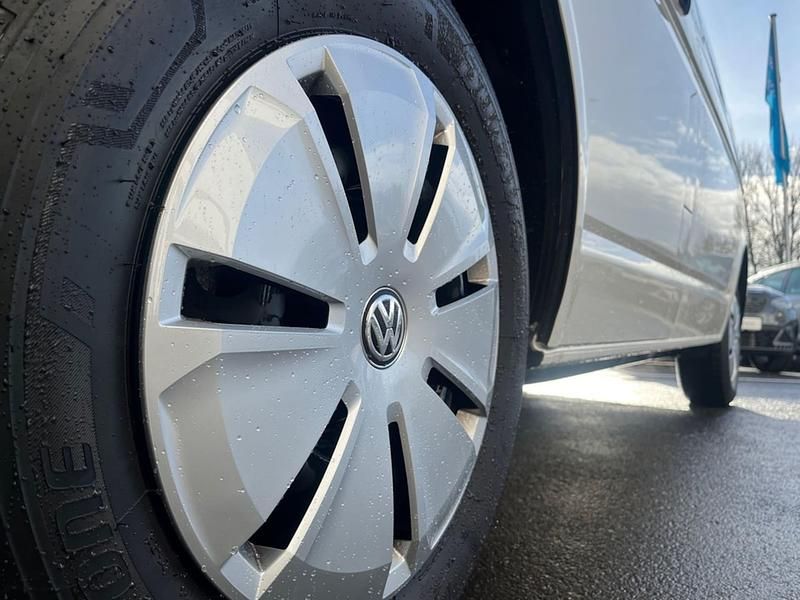 Gebraucht VW Caravelle Trendline 110 PS (80 kW) 2023 Van / Kleinbus