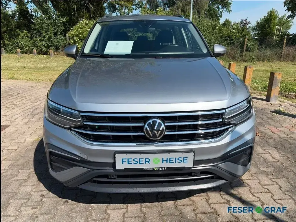 Gebraucht VW Tiguan Life 150 PS (110 kW) 2025 Silber SUV
