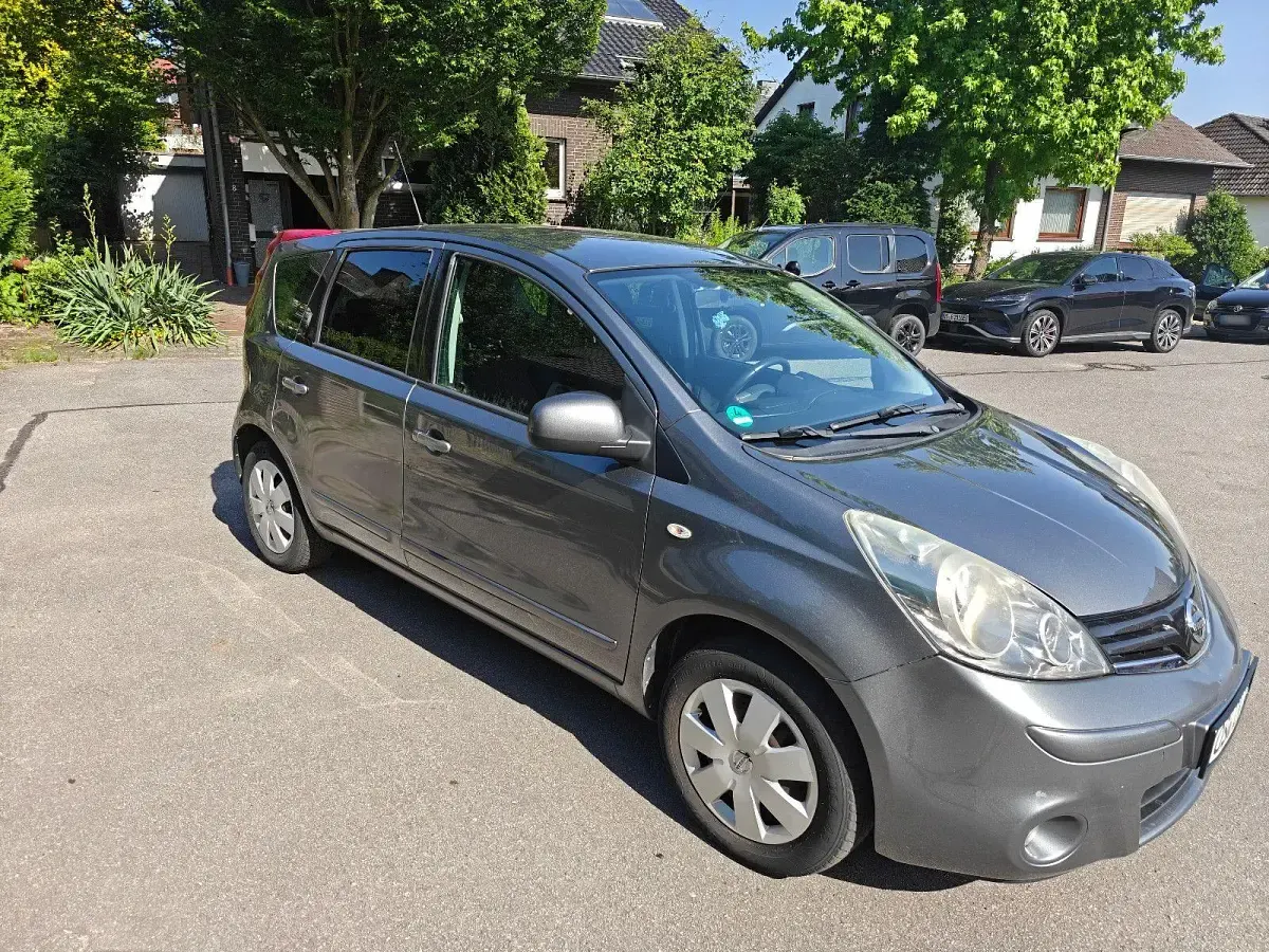 Gebraucht Nissan Note 88 PS (64 kW) 2012 Grau Kleinwagen