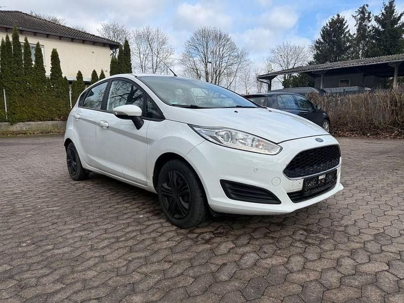 Gebraucht Ford Fiesta Titanium 101 PS (74 kW) 2017 Weiß Limousine
