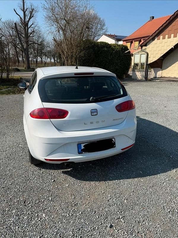 Gebraucht Seat Leon Ecomotive 105 PS (77 kW) 2012 Weiß Kleinwagen