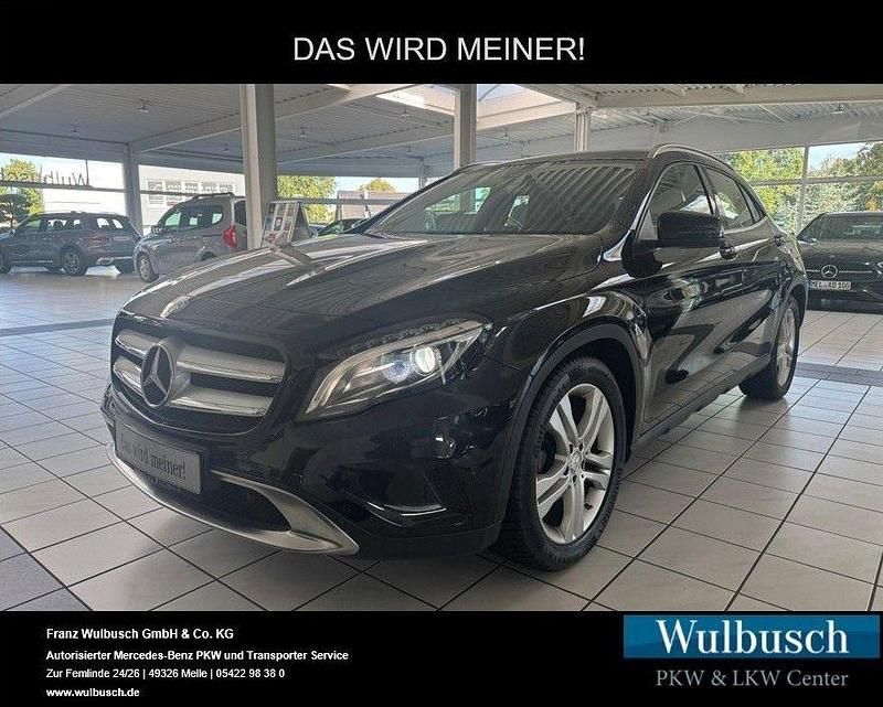 Gebraucht Mercedes GLA180 122 PS (89 kW) 2015 Metalliclack kosmosschwarz SUV