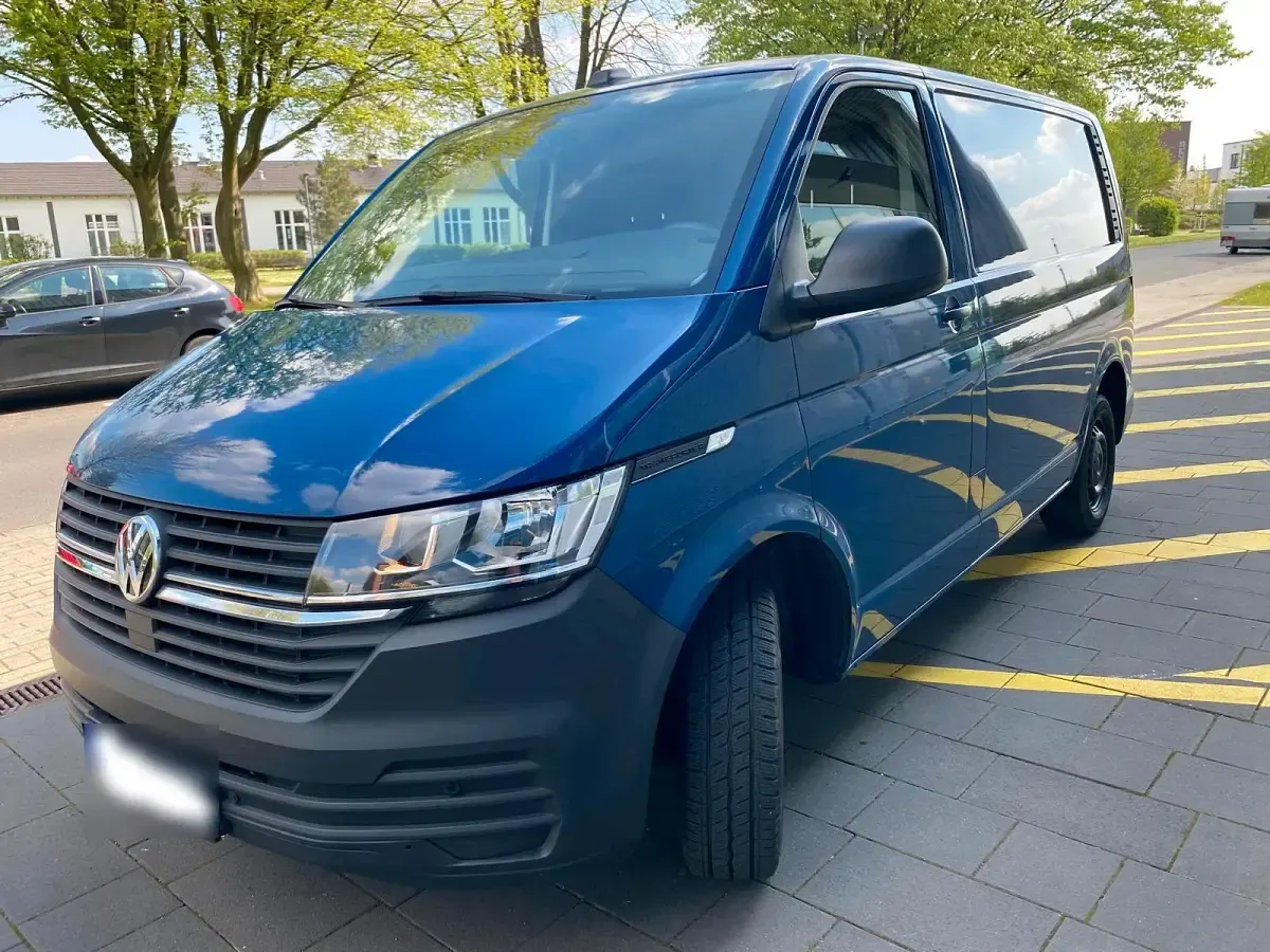 Używany VW Transporter 150 KM (110 kW) 2021 Niebieski Van
