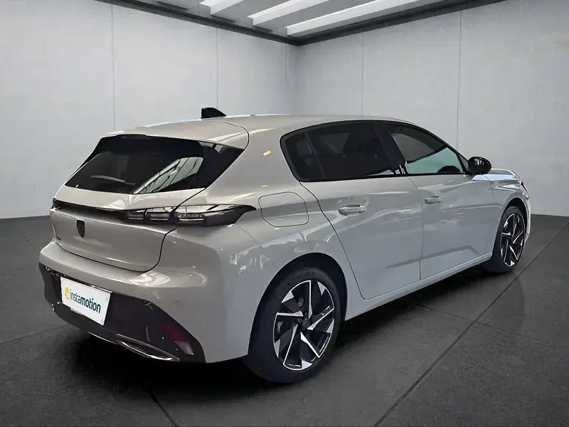 Gebraucht Peugeot 308 136 PS (100 kW) 2025 Weiß Kleinwagen