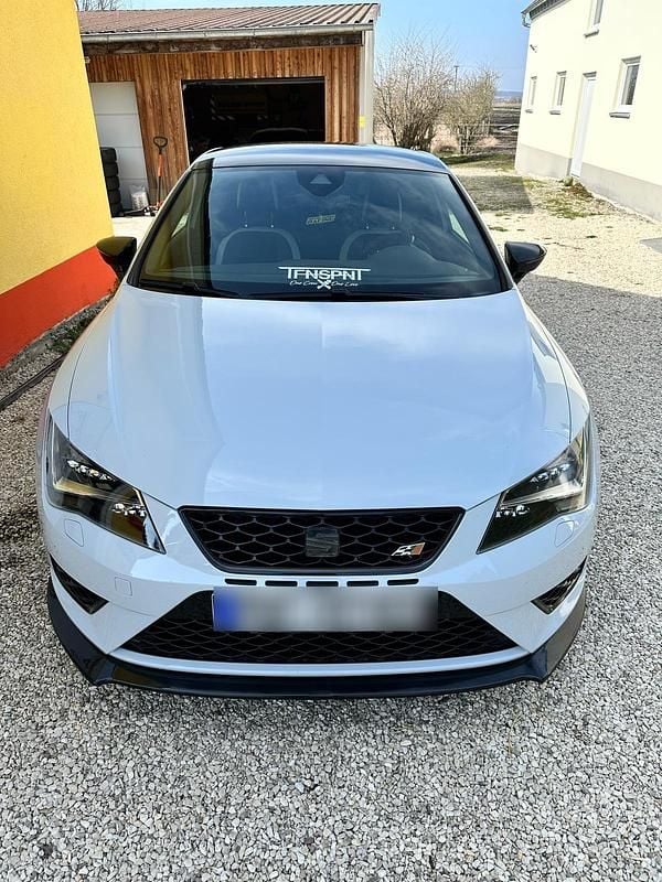 Grau Gebraucht 2016 Cupra Leon Coupé | 13.799 € (Guter Preis) - Bild 1/4