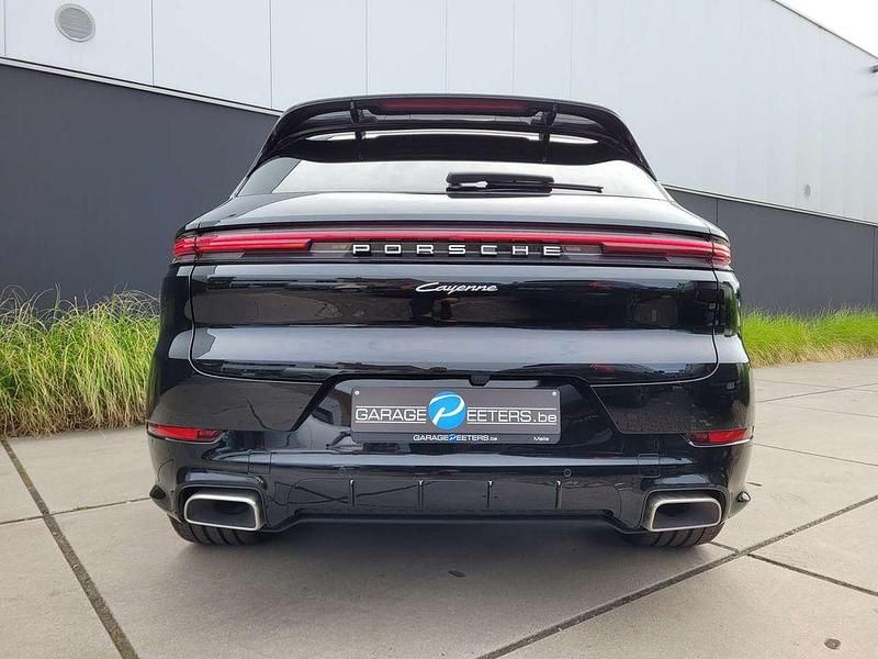 Gebraucht Porsche Cayenne 470 PS (345 kW) 2024 Schwarz SUV