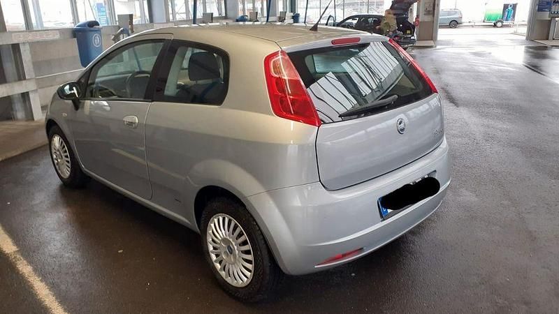 Gebraucht Fiat Grande Punto Active 77 PS (56 kW) 2007 Silber Kleinwagen