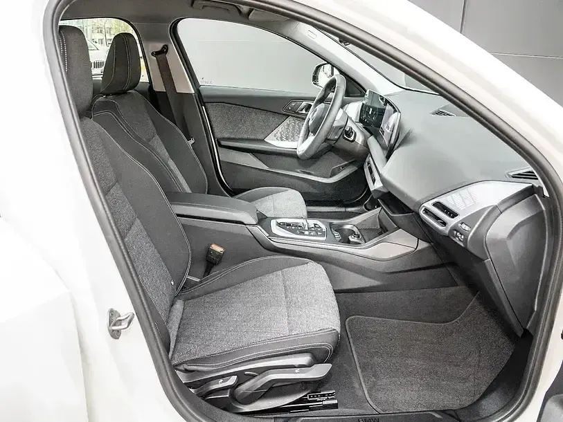 Gebraucht BMW 120 Shadowline 170 PS (125 kW) 2025 Alpinweiss (metallic) Kleinwagen