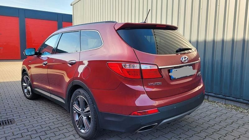 Gebraucht Hyundai Grand Santa Fe Premium 197 PS (144 kW) 2015 Rot SUV