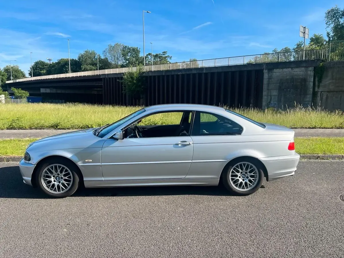 Gebraucht BMW 320 170 PS (125 kW) 2001 Silber Coupé