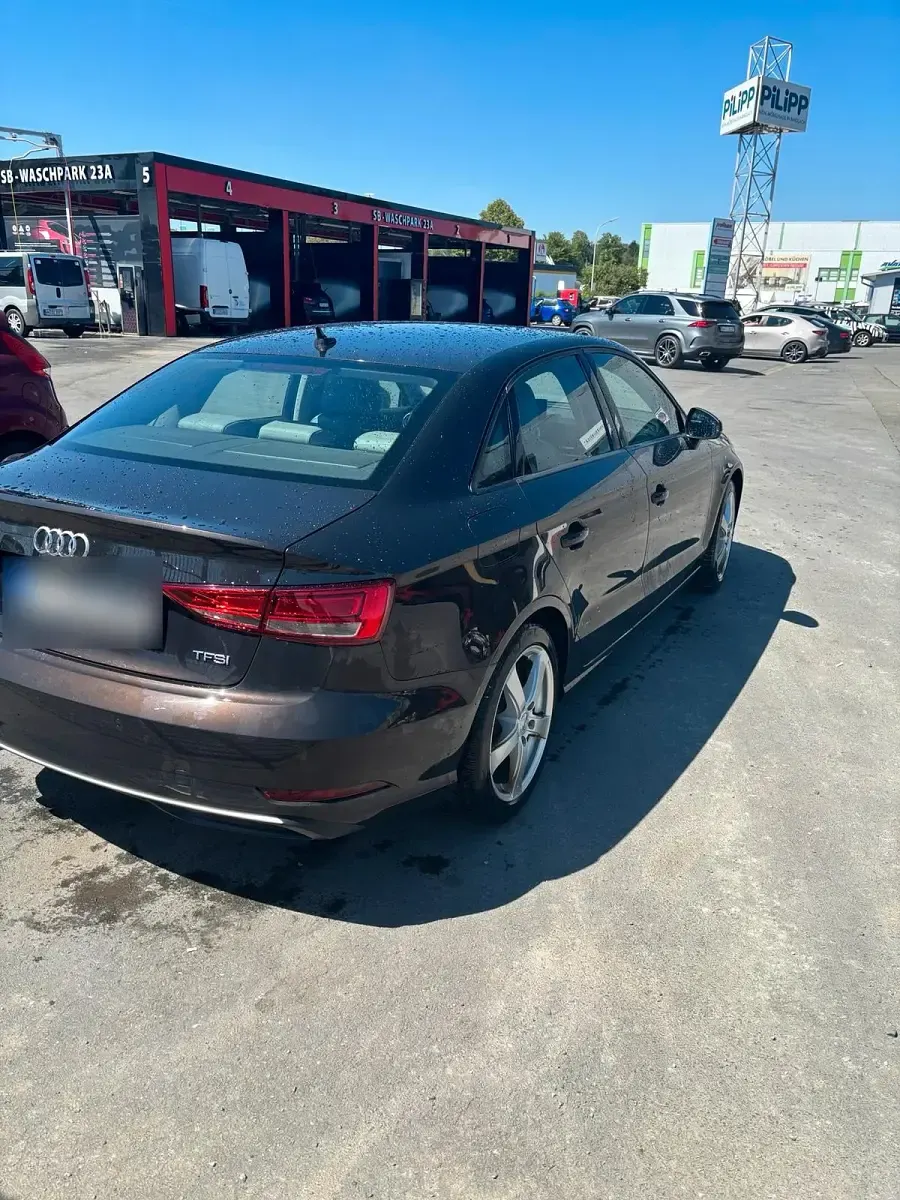Gebraucht Audi A3 2018 Braun Limousine
