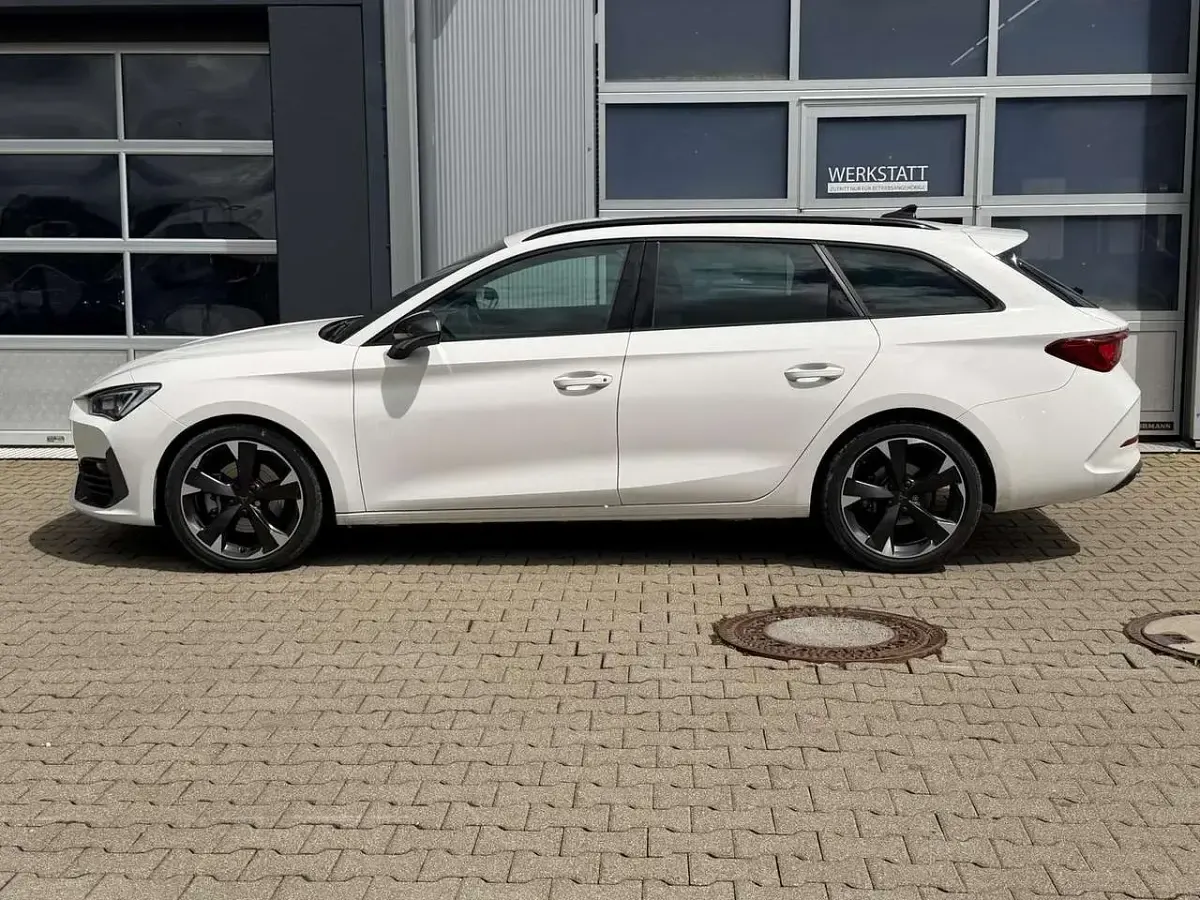 Gebraucht Cupra Leon 190 PS (139 kW) 2024 "candy" weiss Kombi