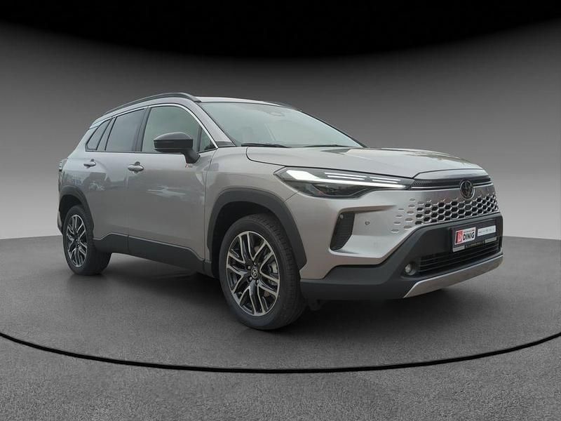 Neu Toyota Corolla Cross Team 197 PS (144 kW) 2025 Grau SUV