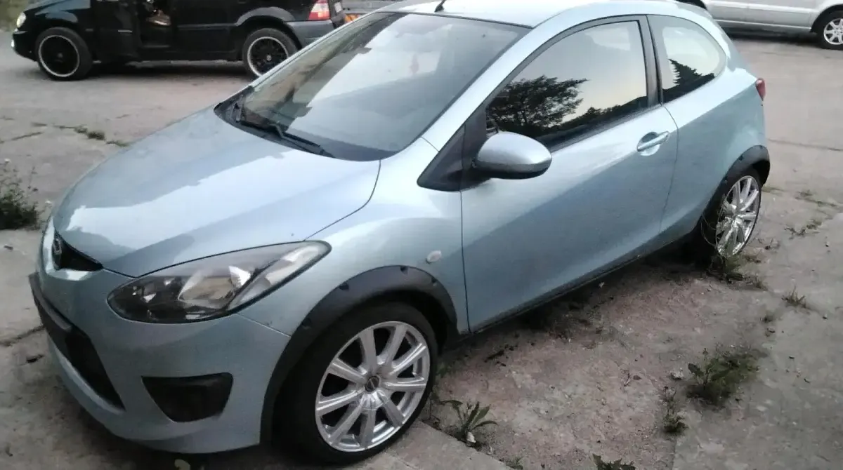 Gebraucht Mazda 2 95 PS (69 kW) 2012 Blau Kleinwagen
