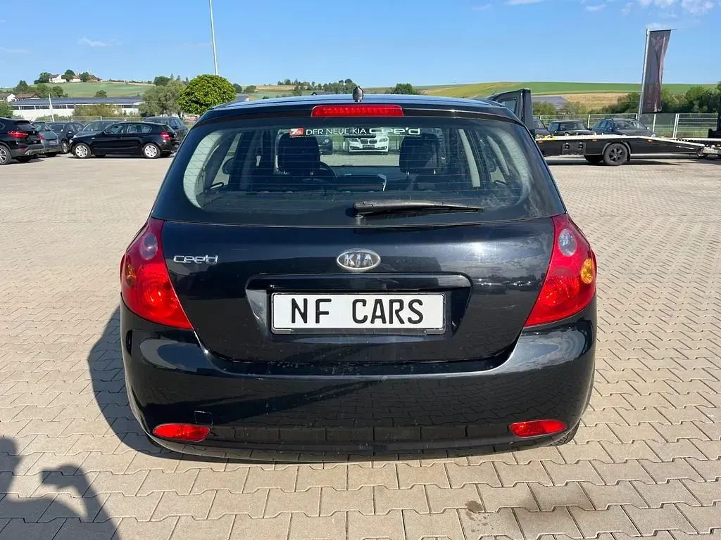 Gebraucht Kia Ceed 122 PS (89 kW) 2007 Schwarz Kleinwagen