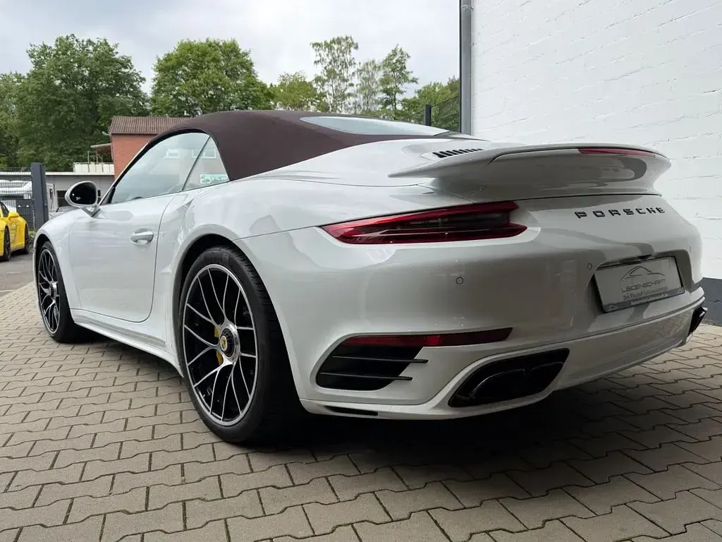 Gebraucht Porsche 991 581 PS (427 kW) 2017 Pure white Cabrio