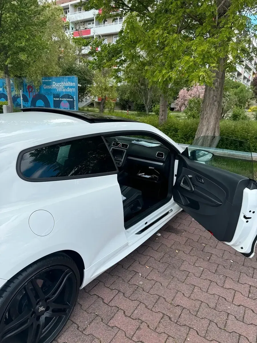 Gebraucht VW Scirocco 160 PS (117 kW) 2012 Weiß Coupé
