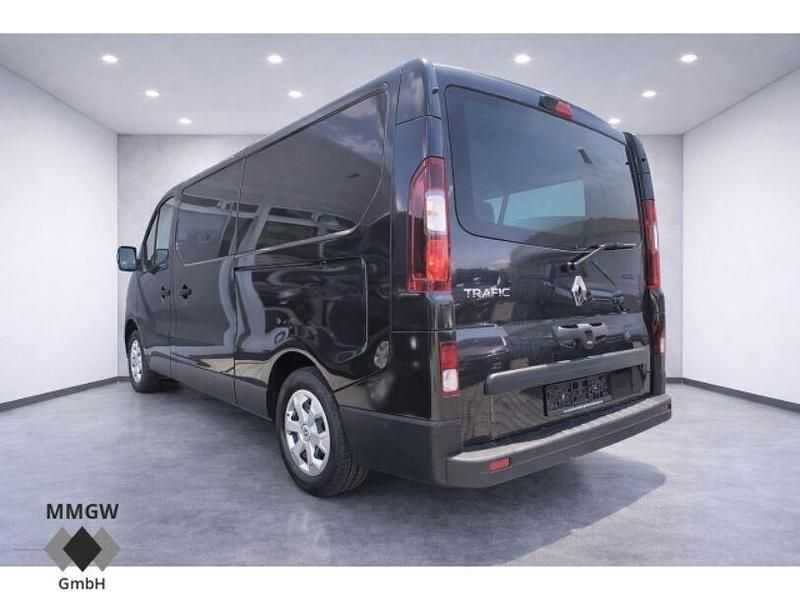 Gebraucht Renault Trafic Life 150 PS (110 kW) 2023 Schwarz Van / Kleinbus