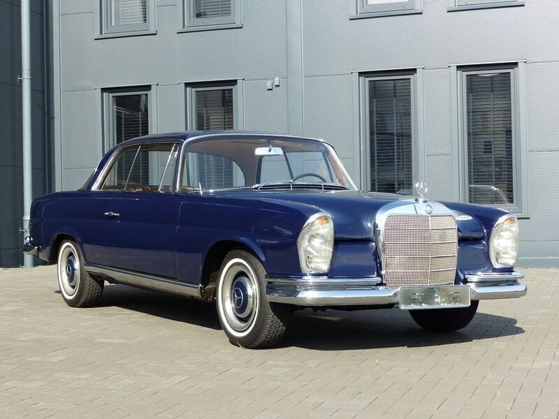 Dunkelblau Gebraucht 1966 Mercedes W111 SE Coupé | 38.500 € - Bild 1/4