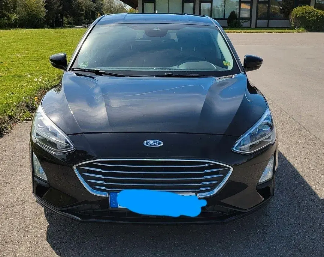 Gebraucht Ford Focus Titanium 125 PS (91 kW) 2018 Schwarz Limousine