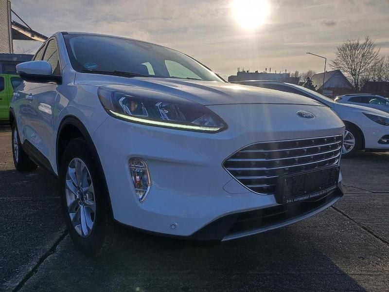 Gebraucht Ford Kuga Titanium 120 PS (88 kW) 2020 Weiß SUV