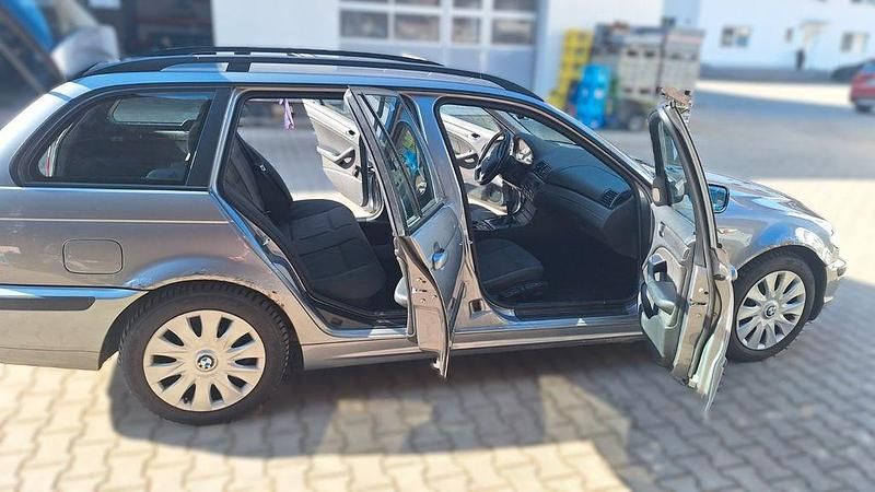 Gebraucht BMW 318 116 PS (85 kW) 2005 Grau Kombi