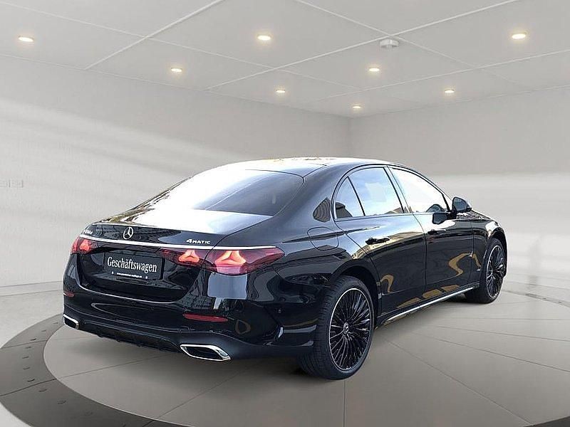 Gebraucht Mercedes E450 367 PS (269 kW) 2025 Metalliclack obsidianschwarz Limousine
