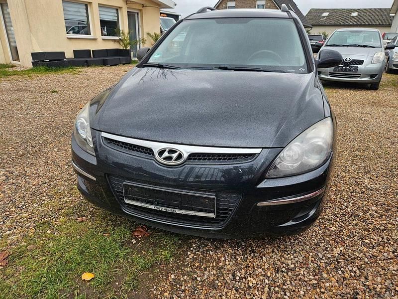 Schwarz Gebraucht 2010 Hyundai i30 Edition+ Kombi | 1.990 € (Fairer Preis) - Bild 1/4