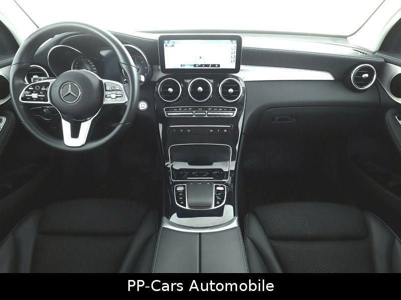 Gebraucht Mercedes GLC220 Advanced 194 PS (142 kW) 2022 Cavansitblau metallic SUV