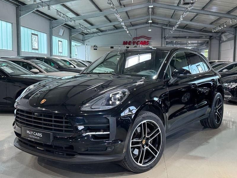 Schwarz Gebraucht 2020 Porsche Macan SUV | 44.980 € (Superpreis) - Bild 1/4