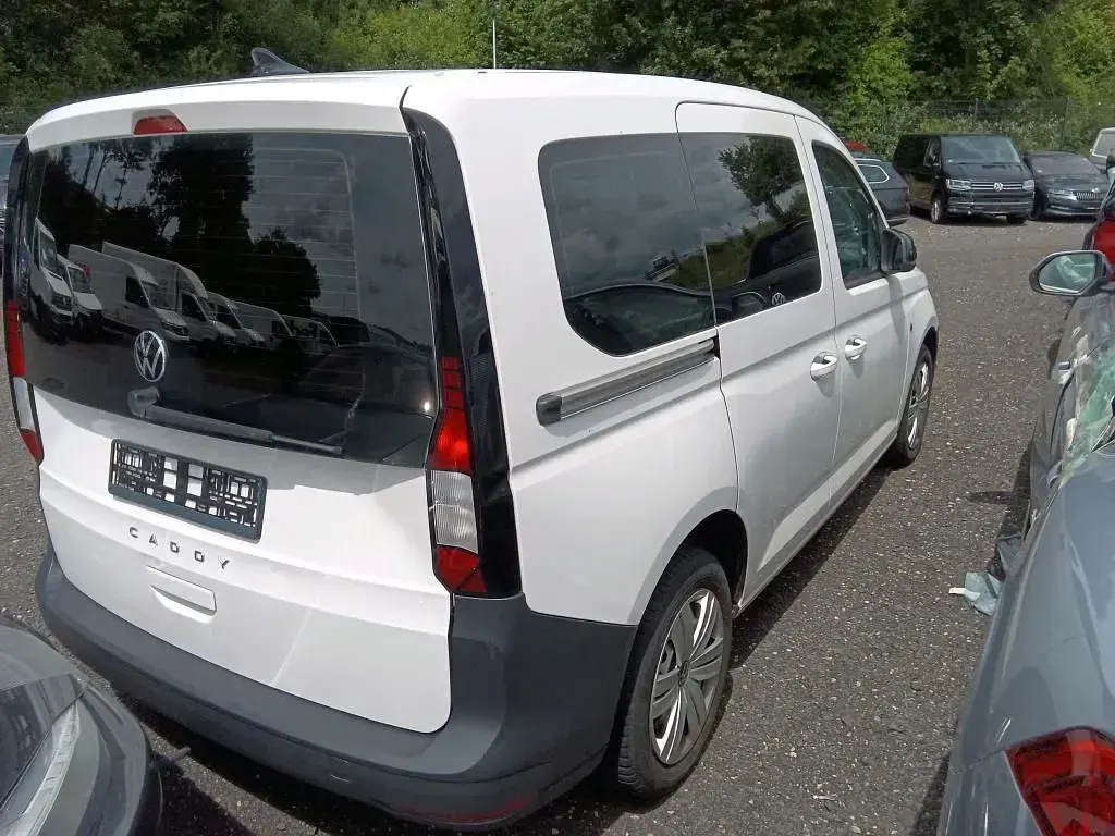 Gebraucht VW Caddy 102 PS (75 kW) 2022 Weiß Van / Kleinbus