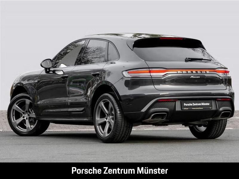 Gebraucht Porsche Macan 265 PS (194 kW) 2024 Vulkangraumetallic SUV