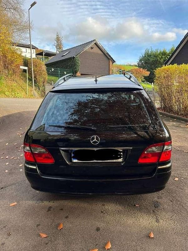 Gebraucht Mercedes E220 Avantgarde 170 PS (125 kW) 2008 Limousine