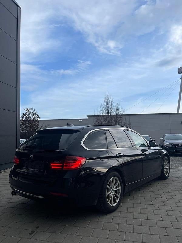 Gebraucht BMW 320 Luxury Line 184 PS (135 kW) 2013 Schwarz Kombi