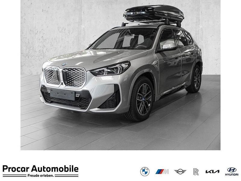 Silber Neu 2025 BMW iX1 M Sport SUV | 49.900 € (Guter Preis) - Bild 1/4